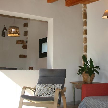 Maset Del Riu Guest House วาลเดร์โรเบรส ภายนอก รูปภาพ