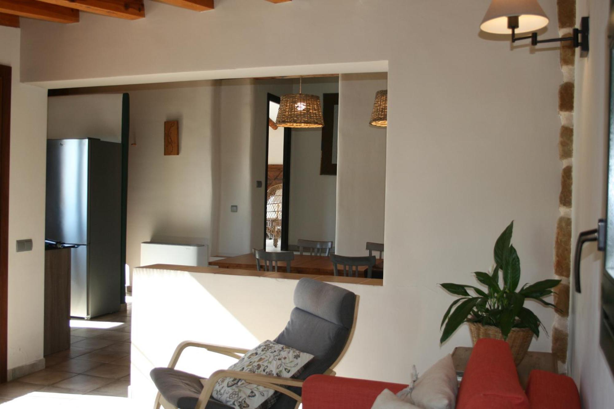 Maset Del Riu Guest House วาลเดร์โรเบรส ภายนอก รูปภาพ